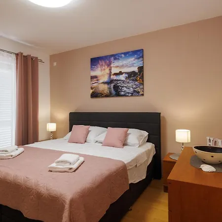 La Vista E' Bella Apartment *